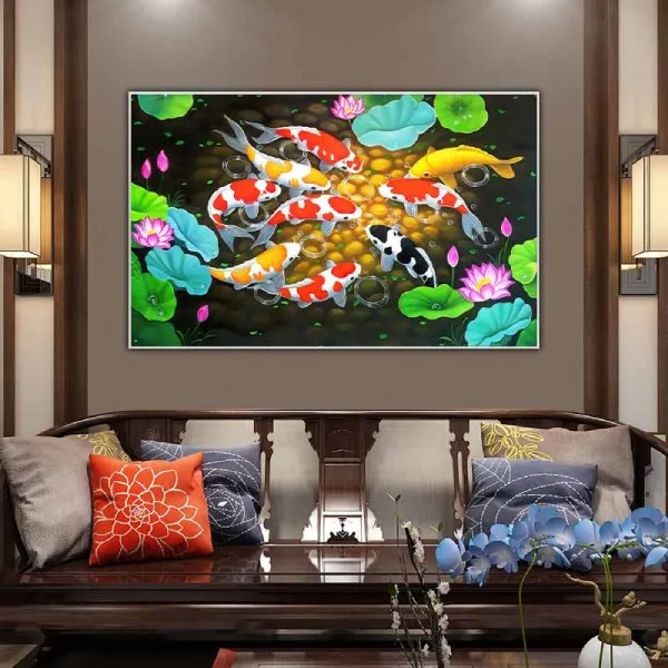 Tranh hoa sen cá chép là sự lựa chọn tốt cho người mệnh Thủy