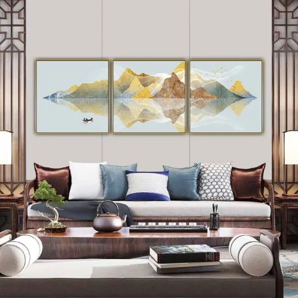 Bức tranh phong cảnh đồi núi vàng với nền trời xanh tối và đàn chim bay ngang qua mặt trăng