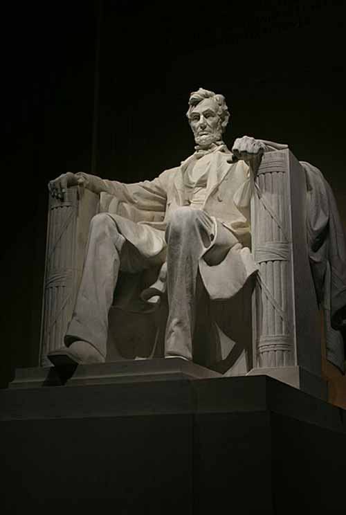 Daniel Chester French, Abraham Lincoln, 1920, tại Đài tưởng niệm Lincoln, Washington, D.C.