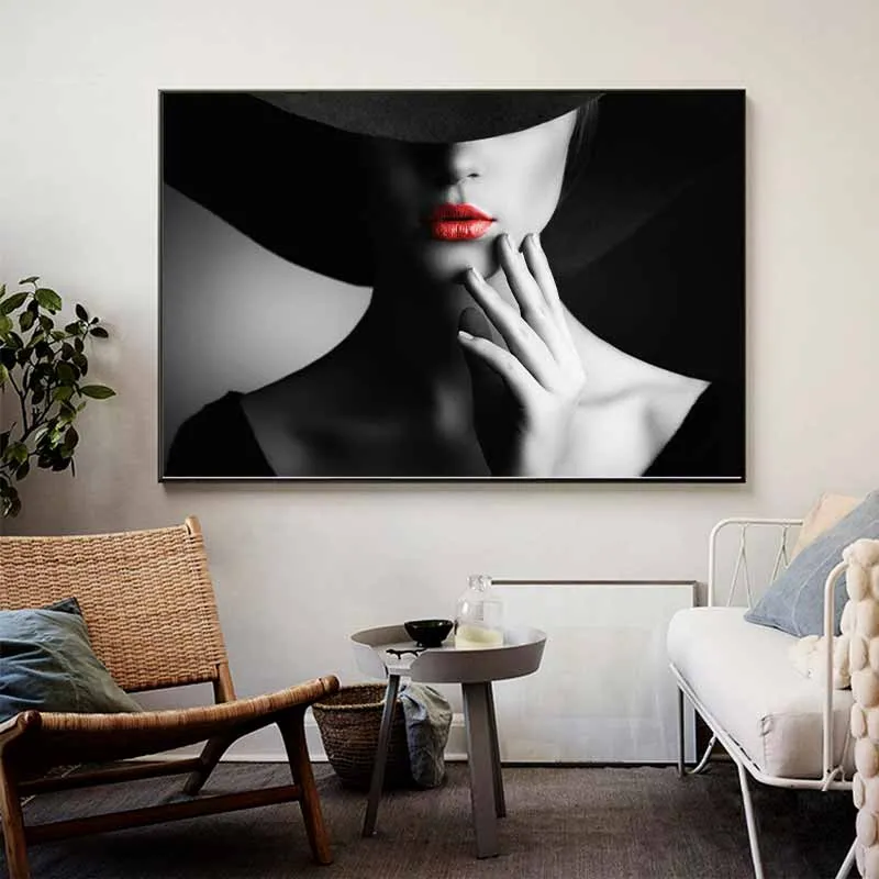 Tranh cô gái đội mũ vành