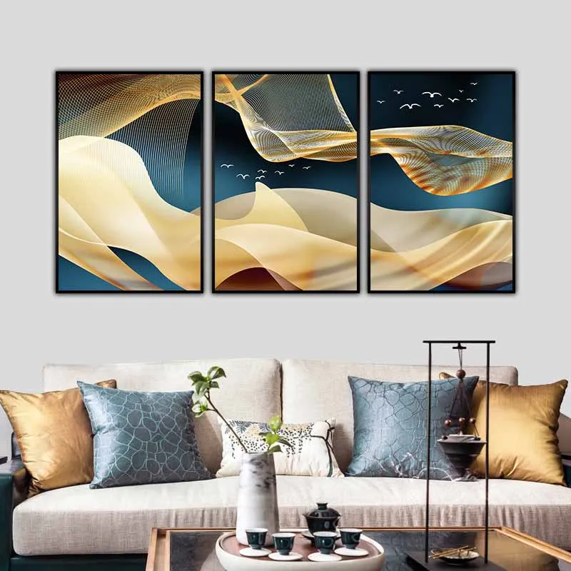 Tranh đàn chim bay trên dải mây trừu tượng