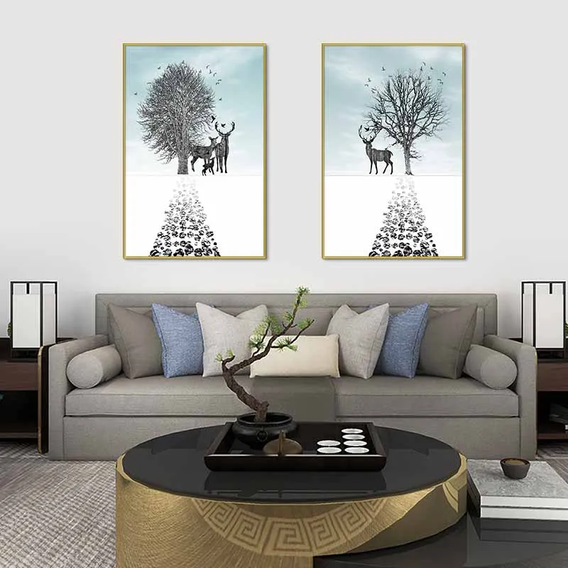 Tranh Nai và Hươu cao cổ đứng dưới cây khô