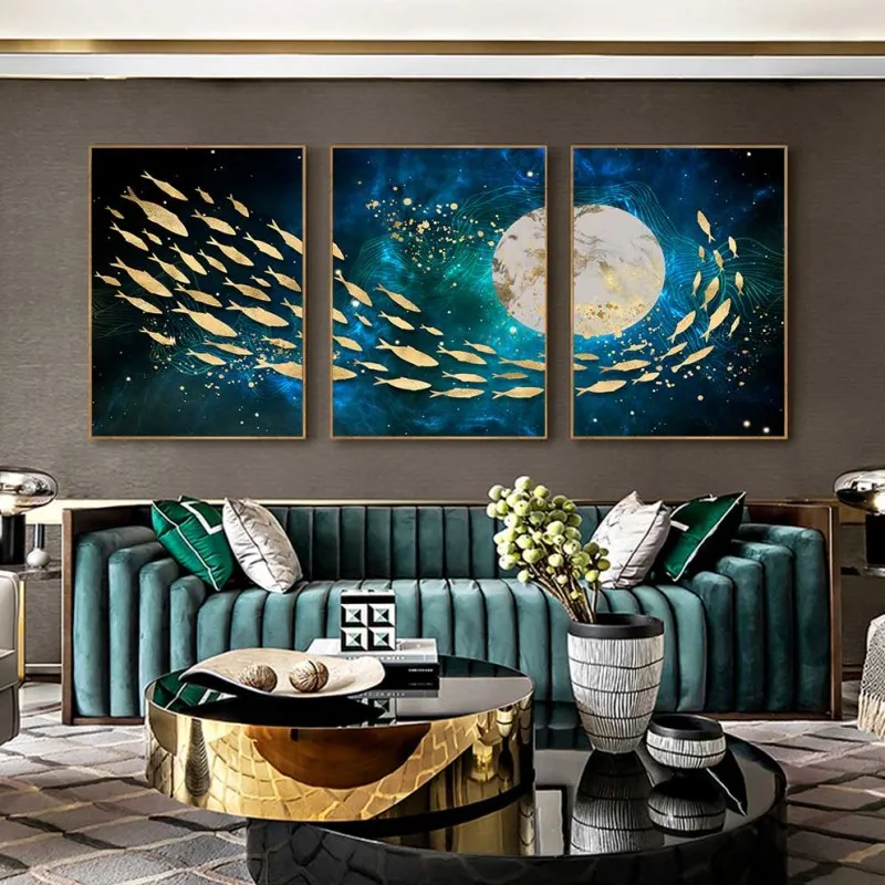 Tranh trừu tượng đàn cá bơi quanh bóng trăng