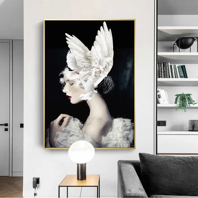 Tranh cô gái và đàn chim bồ câu