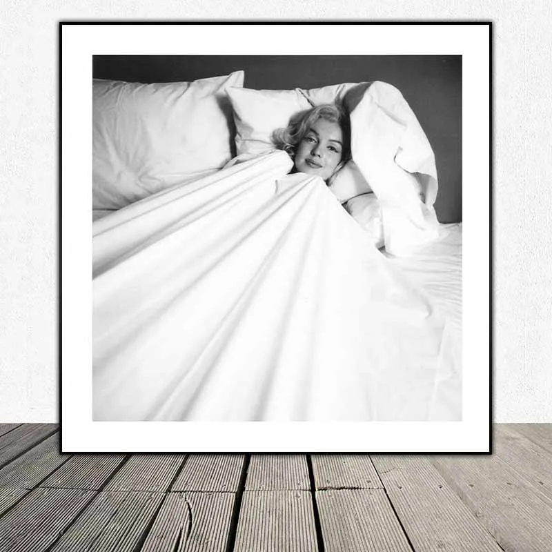 Tranh trắng đen Marilyn Monroe in bed và Ballet dancer