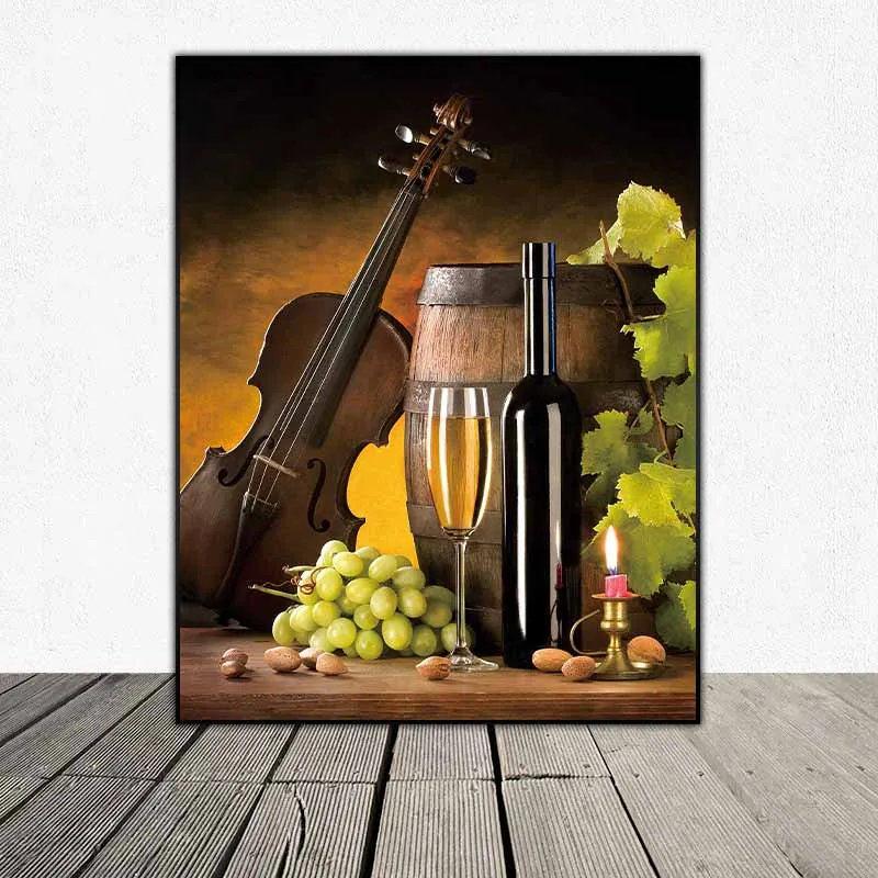Tranh chủ đề rượu vang với những chùm nho xanh và cây đàn violin