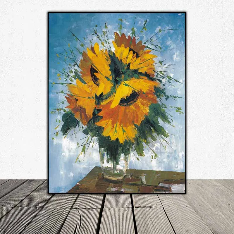 Tranh hoa hoa cúc vàng cắm trong lọ thủy tinh đặt trên bàn