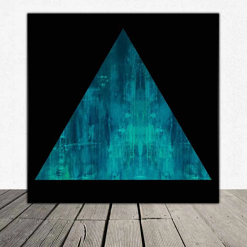 Tranh trừu tượng các hình tam giác trên nền đen