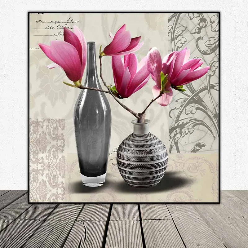 Tranh tĩnh vật bình hoa Mộc Lan trên nền theo phong cách Vintage