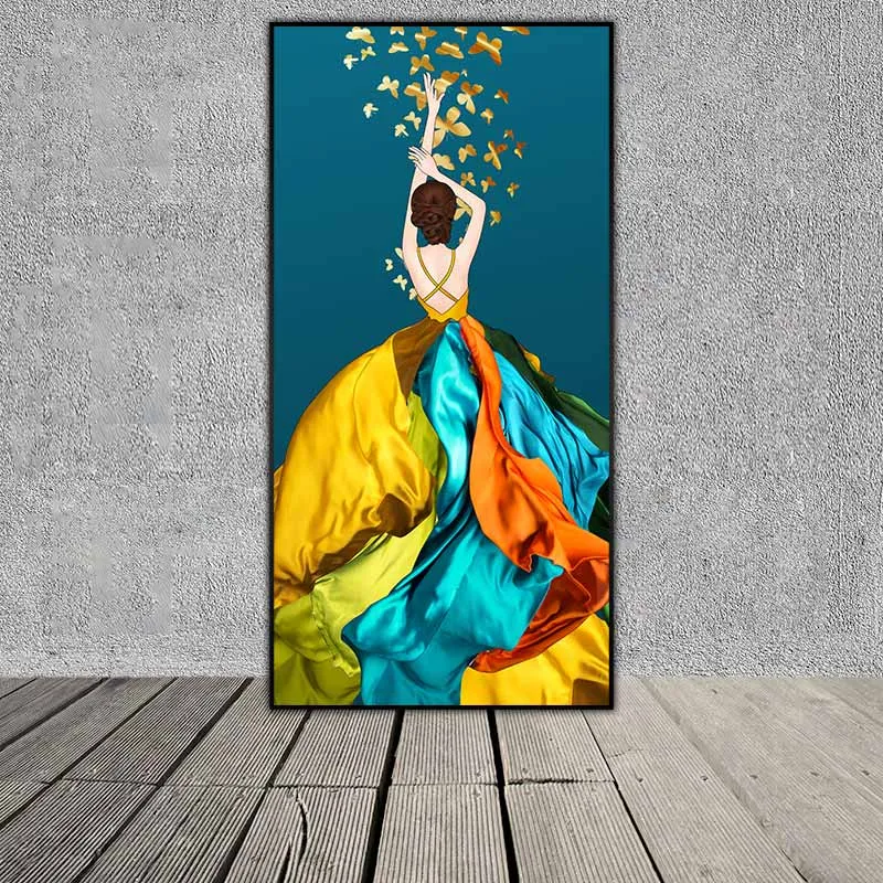 Tranh cô gái mặc váy nhiều màu và đàn bướm màu vàng gold