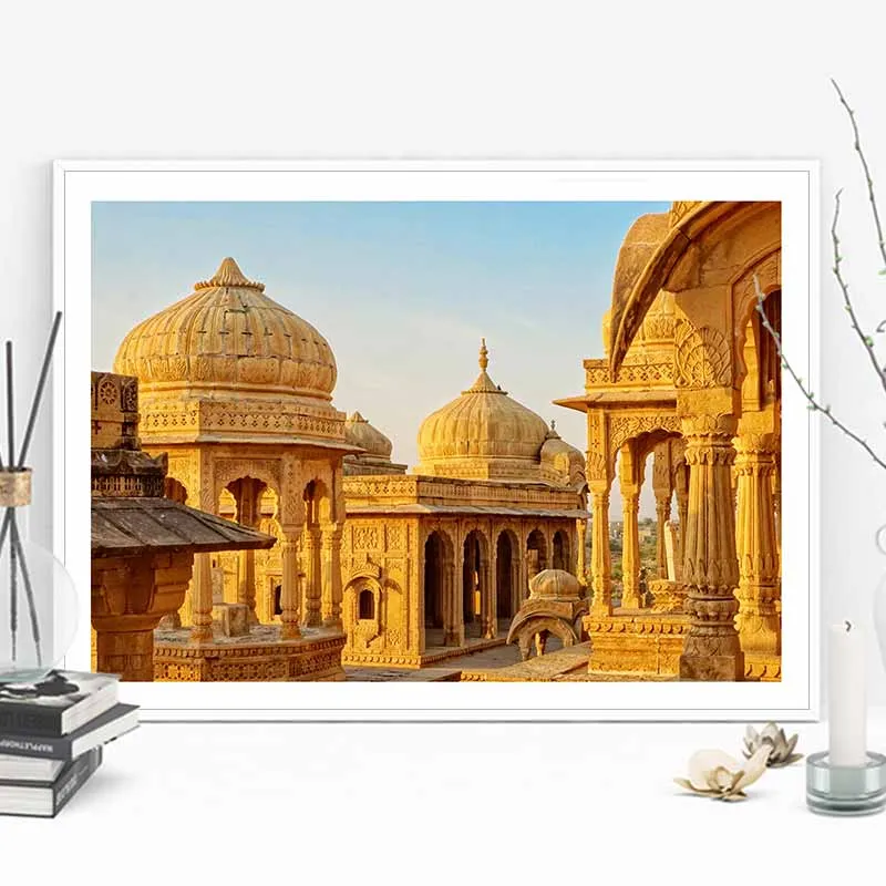 Tranh phong cảnh tòa nhà và con thuyền đang neo trên sông