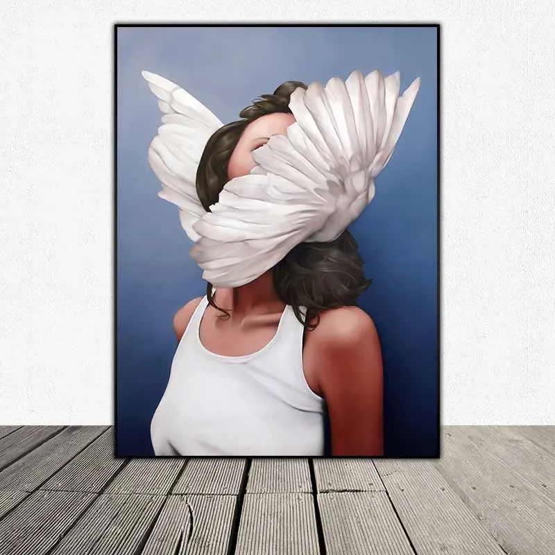 Tranh chân dung cô gái khỏa thân và những những chiếng lông chim
