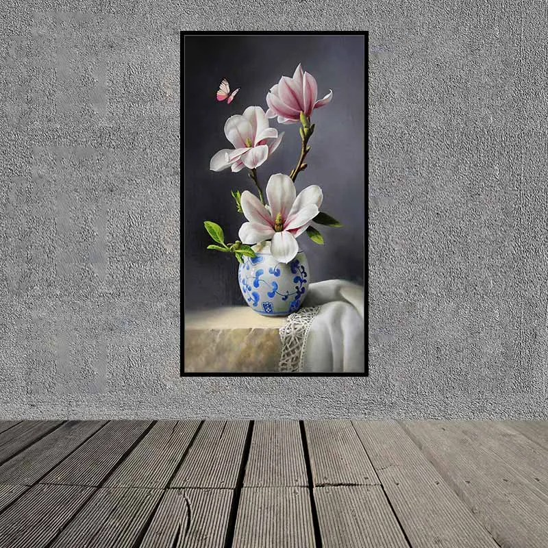 Tranh tĩnh vật bình gốm hoa anh đào và bướm theo phong cách tranh vẽ sơn dầu