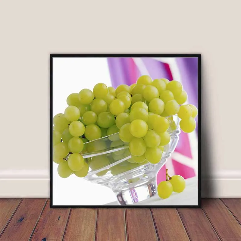 Tranh trái cây Cherry, trái nho xanh và quả táo