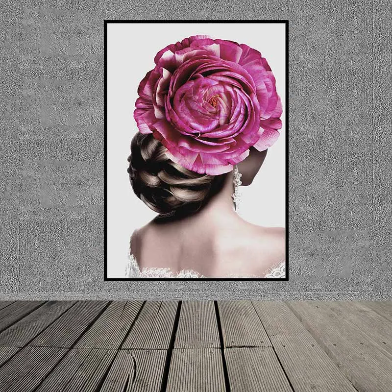 Tranh chân dung cô gái và những bông hoa hồng lớn