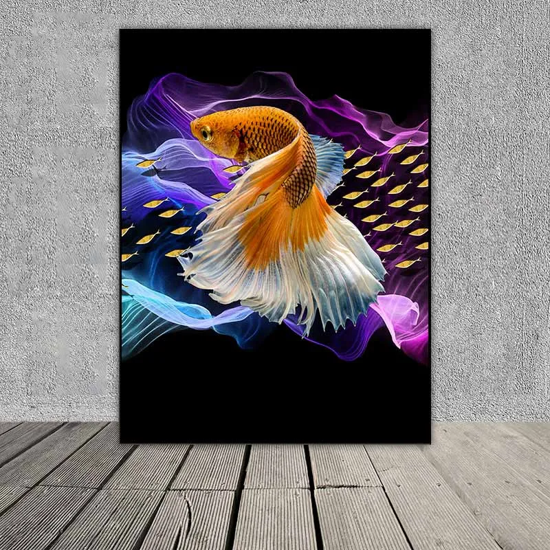 Tranh cá phướng màu đỏ, vàng và đàn cá nhỏ trừu tượng