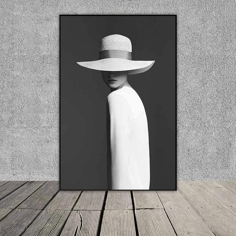 Tranh đen trắng những người mẫu thời trang đội nón
