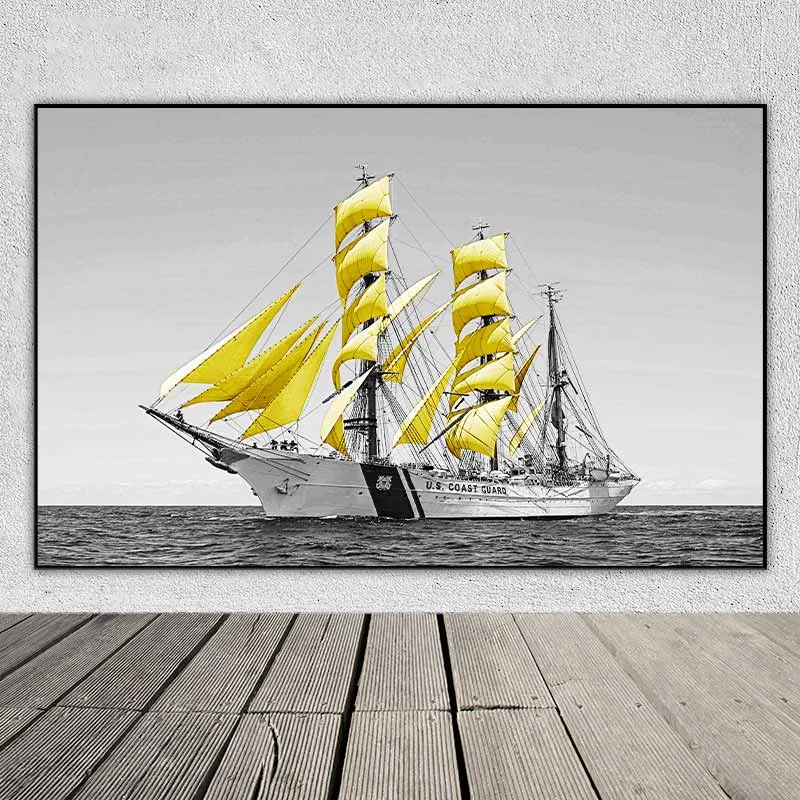 Tranh phong cảnh thuận buồm xuôi gió trắng đen và cánh buồm vàng