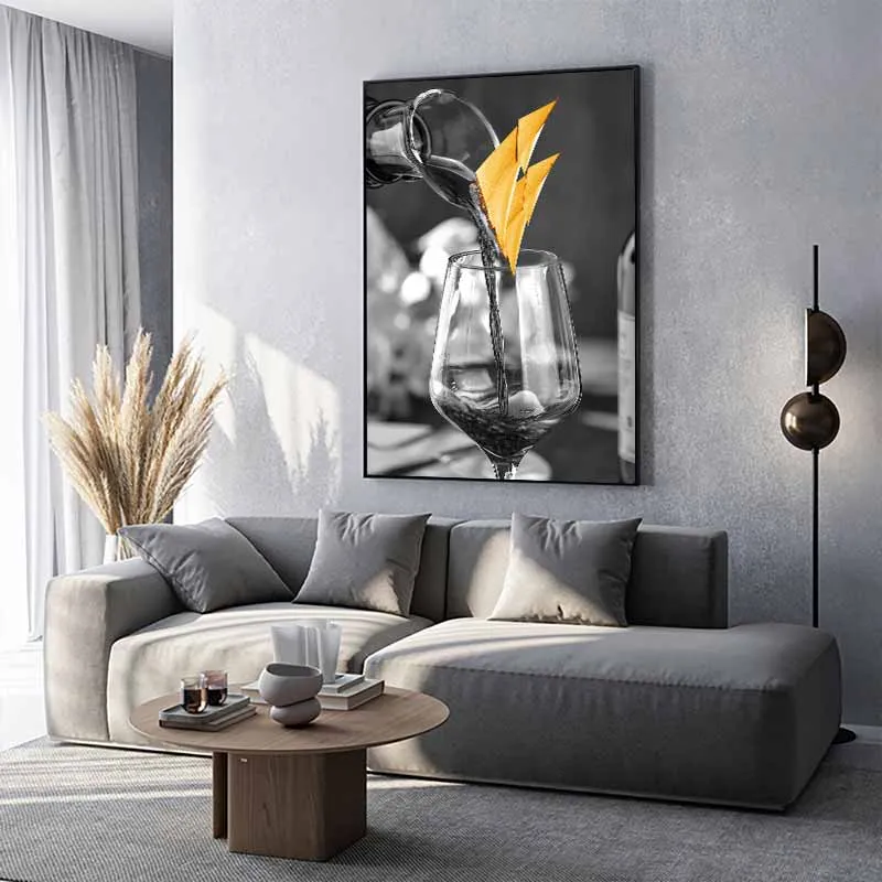 Bộ Tranh Thuyền Giấy Vàng Trên Ly Rượu - Sự Kết Hợp Nghệ Thuật Độc Đáo