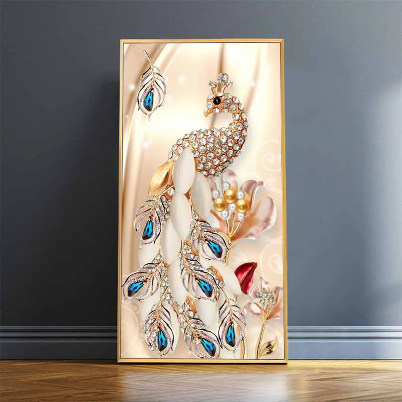 Tranh chim công được làm từ những viên đá quý