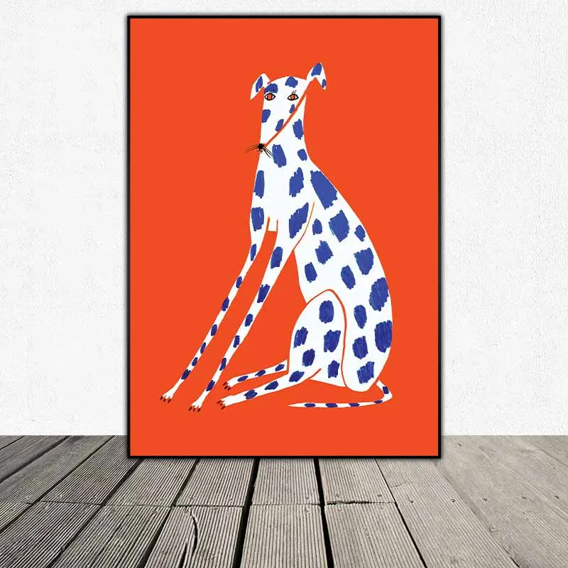 Tranh Chú chó đốm xanh đang ngồi trên nền cam