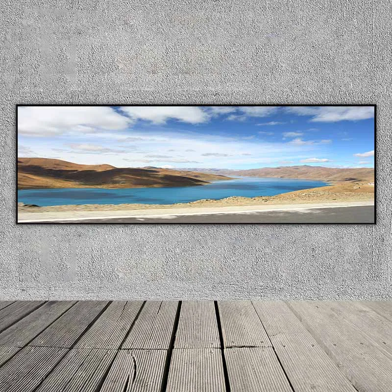 Tranh phong cảnh đồi núi và hồ nước