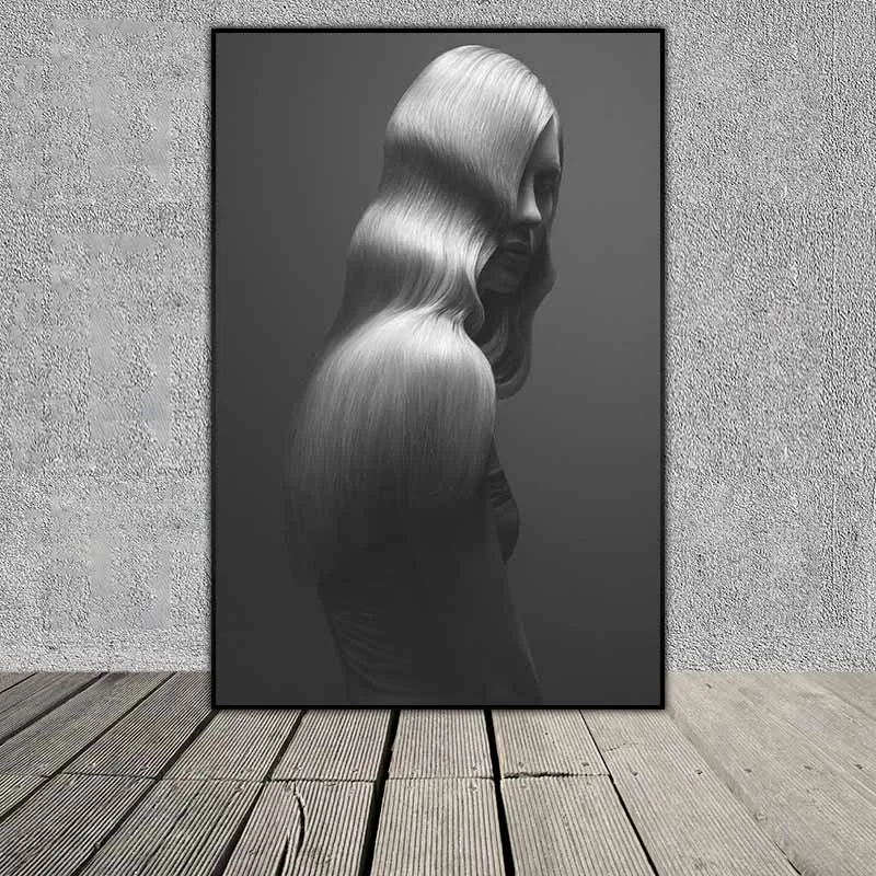 Tranh chân dung cô gái với đường nét ánh sáng tuyệt đẹp