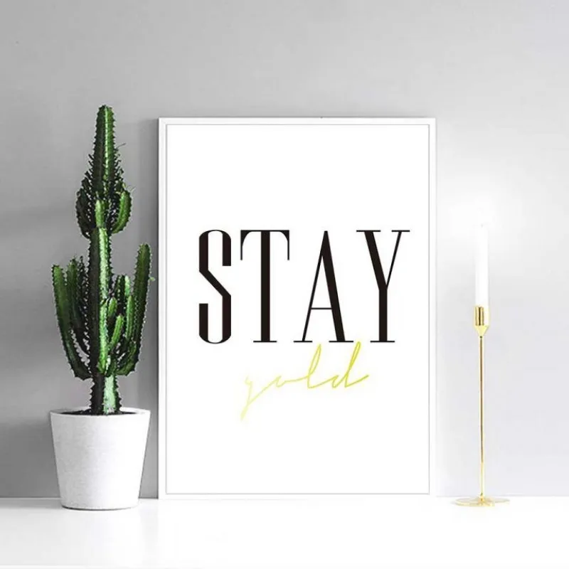 Tranh cô gái với những chiếc lá kết hợp chữ stay gold