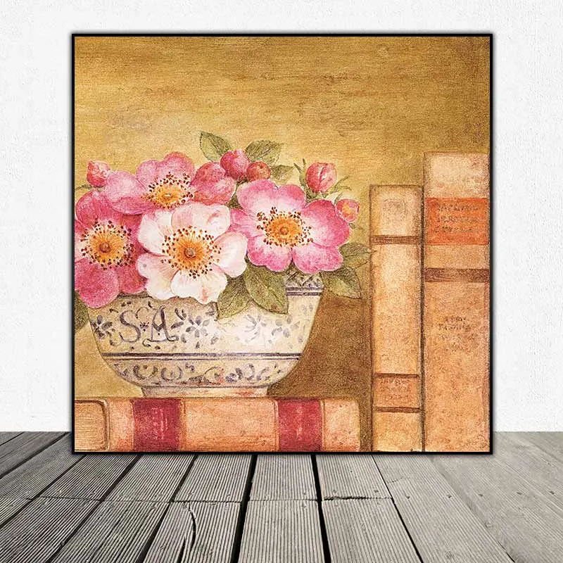 Tranh tĩnh vật bình hoa đặt trên kệ bên cạnh những cuốn sách