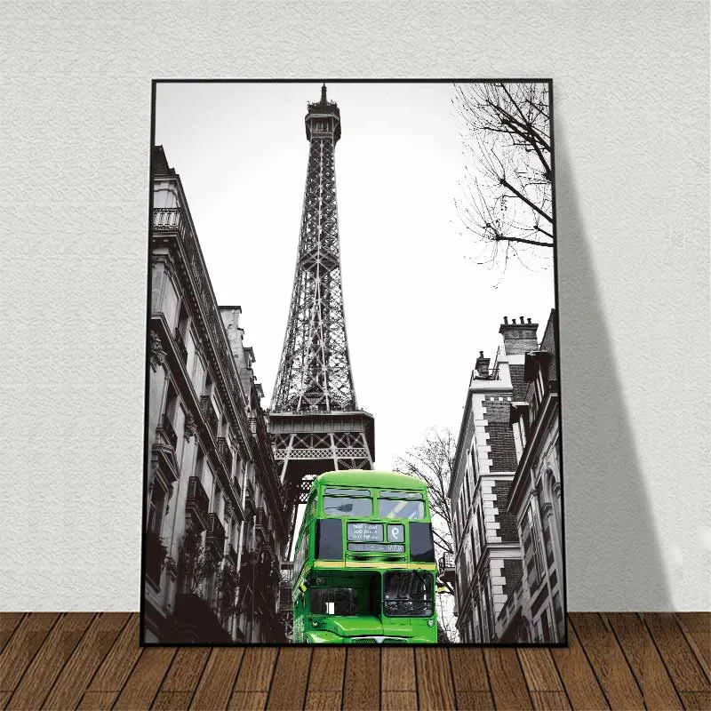 Tranh xe ô tô và tháp Eiffel