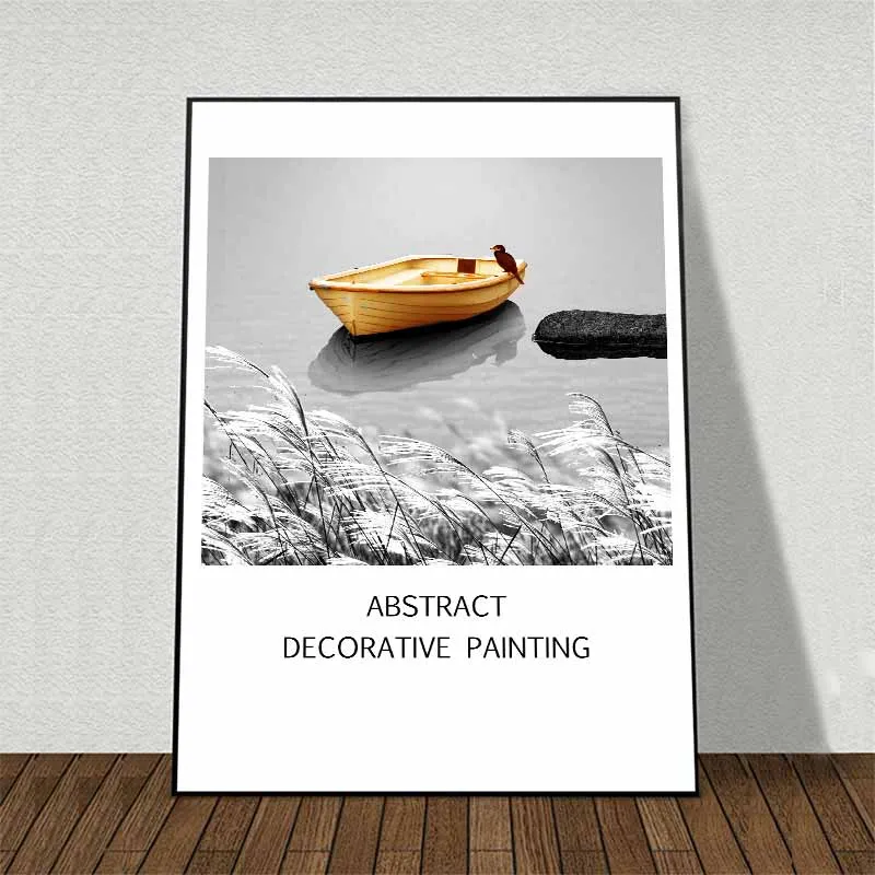 Tranh phong cảnh biển và con thuyền vàng