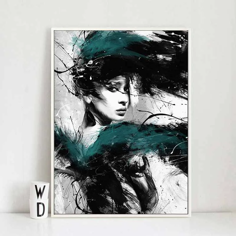 Tranh cô gái và chiếc khăn choàng cổ màu xanh