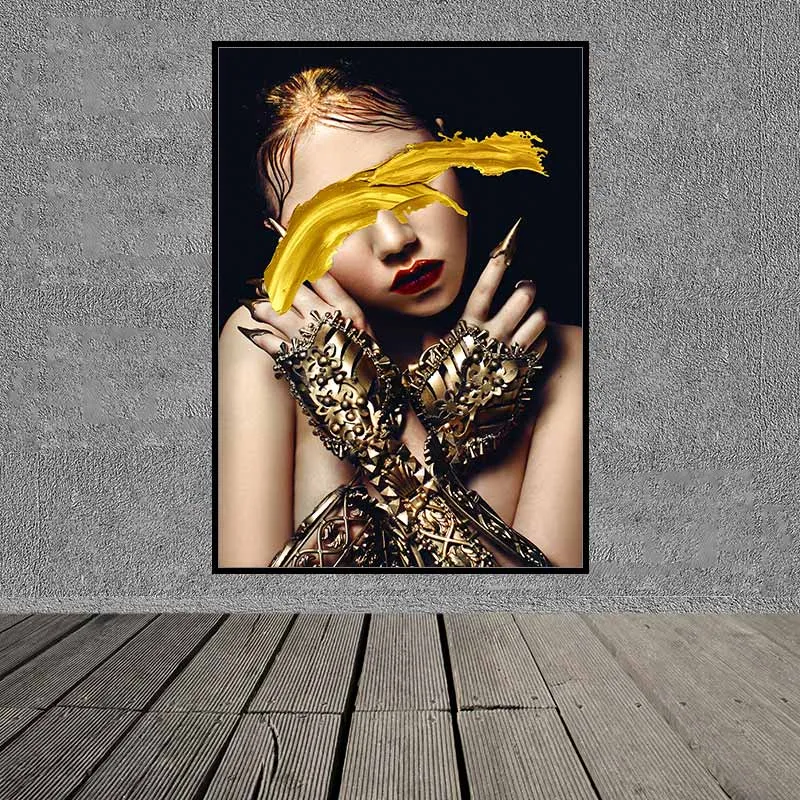 Tranh chân dung cô gái với vết sơn vàng che mặt