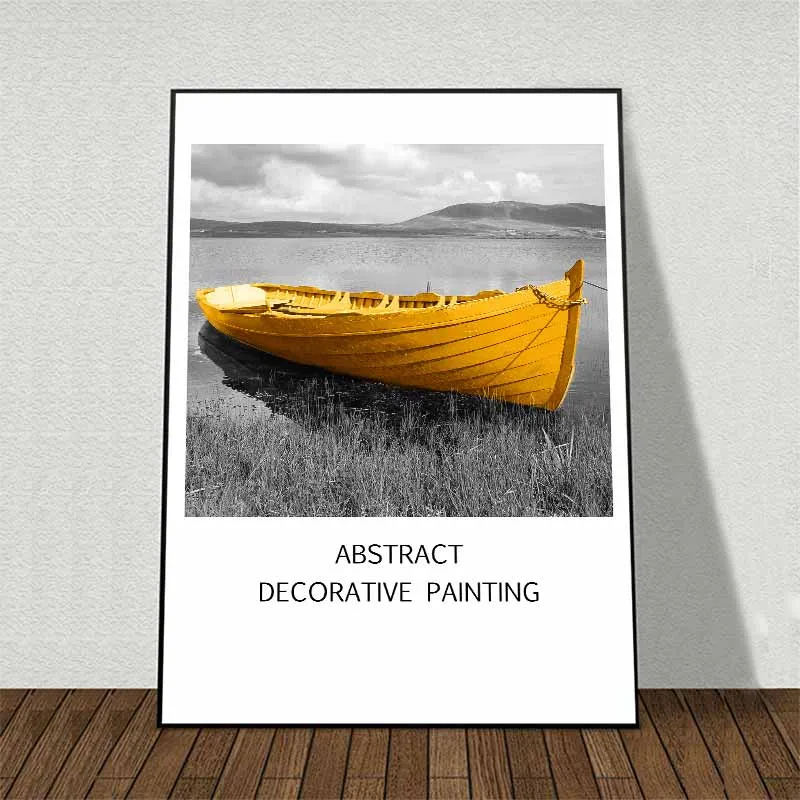 Tranh phong cảnh biển và con thuyền vàng