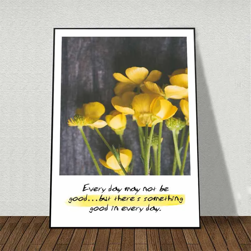 Tranh hoa và chim màu vàng kết hợp chữ