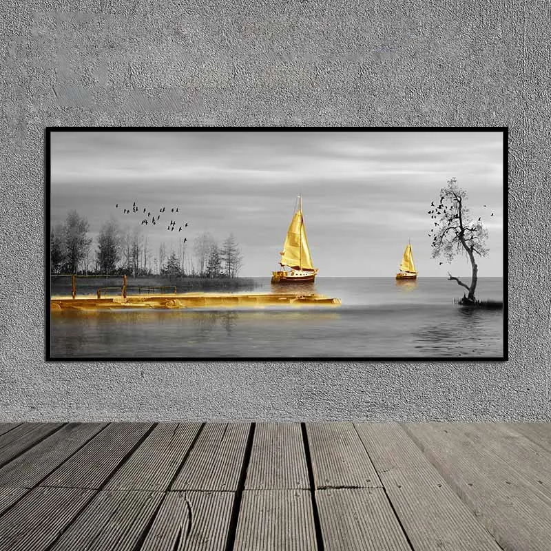 Tranh phong cảnh thuyền buồm vàng bên cạnh chiếc cầu vàng trên nền đen trắng