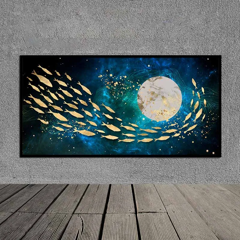 Tranh trừu tượng đàn cá bơi quanh bóng trăng