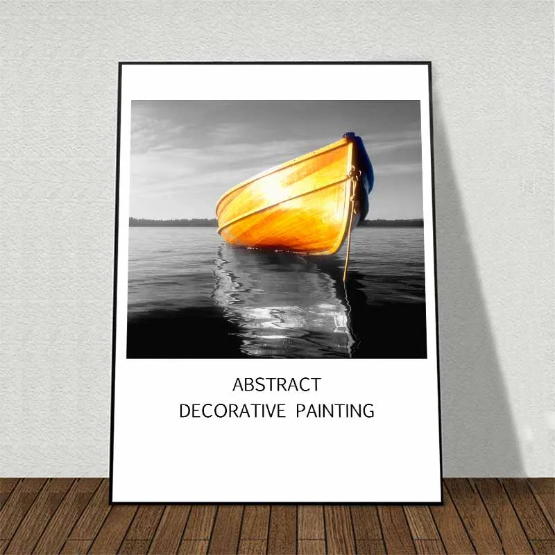 Tranh phong cảnh biển và con thuyền vàng