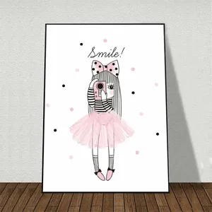 Tranh cô gái váy hồng, xe vespa, chim hồng hạc  và con kỳ lân Unicorn