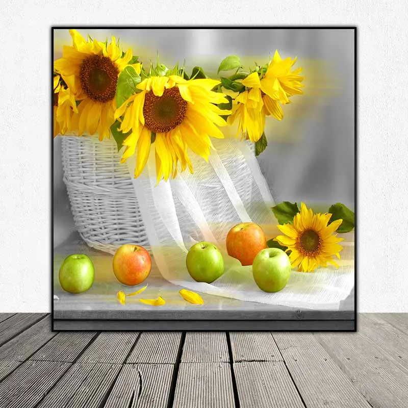 Tranh hoa hướng dương và những quả táo
