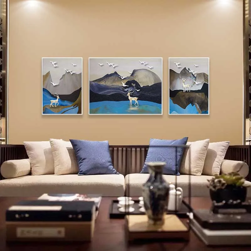 Tranh hươu nai dưới chân núi đồi trừu tượng và đàn chim bay trên trời