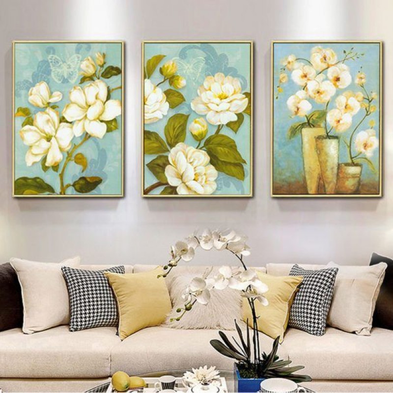 Tranh hoa Trà trắng và hoa lan Hồ Điệp trắng