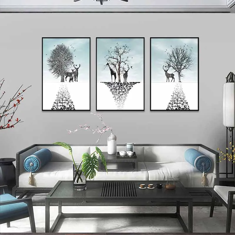 Tranh Nai và Hươu cao cổ đứng dưới cây khô