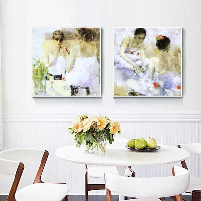 Tranh Shoelaces and Hairpins và Tulips and Plums của họa sĩ Muriel Barclay