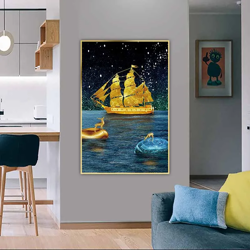 Tranh thuận buồm xuôi gió, thuyền buồm vàng và hai con nai vàng đứng trên đá phong thủy