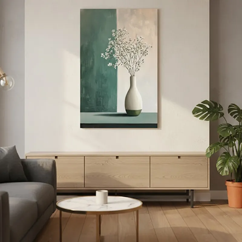 Tĩnh Vật: Bình Hoa Baby Trắng Trên Nền Xanh Lục