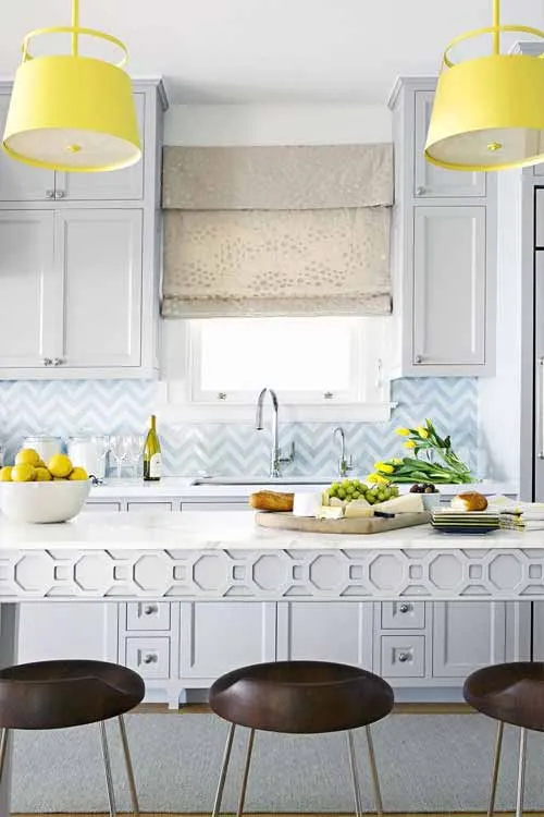 Làm sáng không gian của bạn với đèn chiếu sáng màu vàng đậm