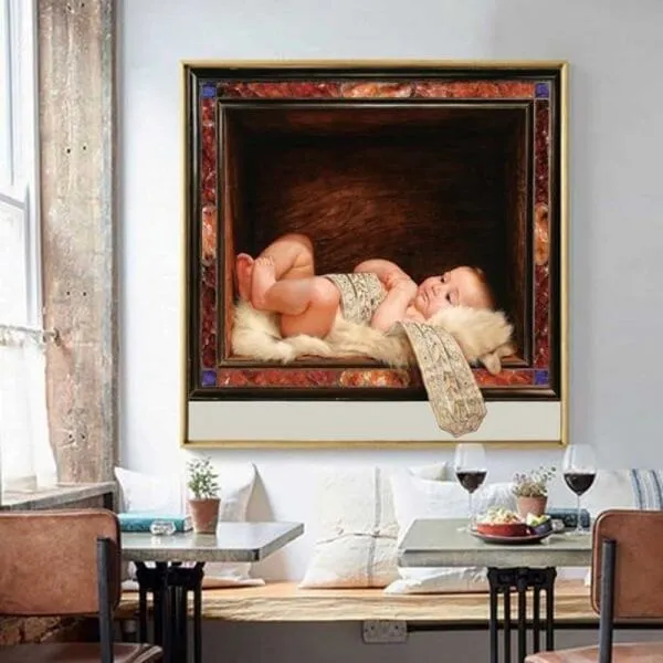 Tranh em bé treo trong phòng ngủ vợ chồng để tăng phúc lành đường con cái