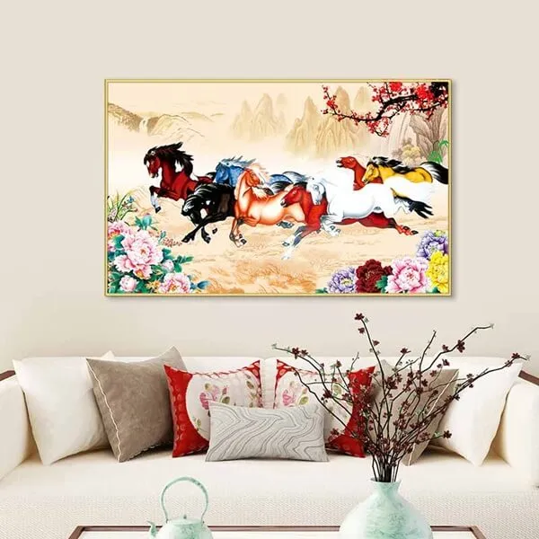 Mẫu 1: Tranh mã đáo thành công với tông màu nổi bật