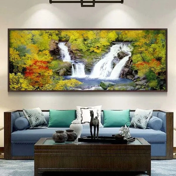 Treo tranh tại phòng khách vừa mang ý nghĩa phong thủy lại vừa tạo được thẩm mỹ cho căn phòng